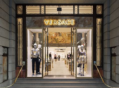 Versace to open first Melbourne store 